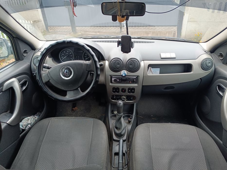 Рено логан 2011р