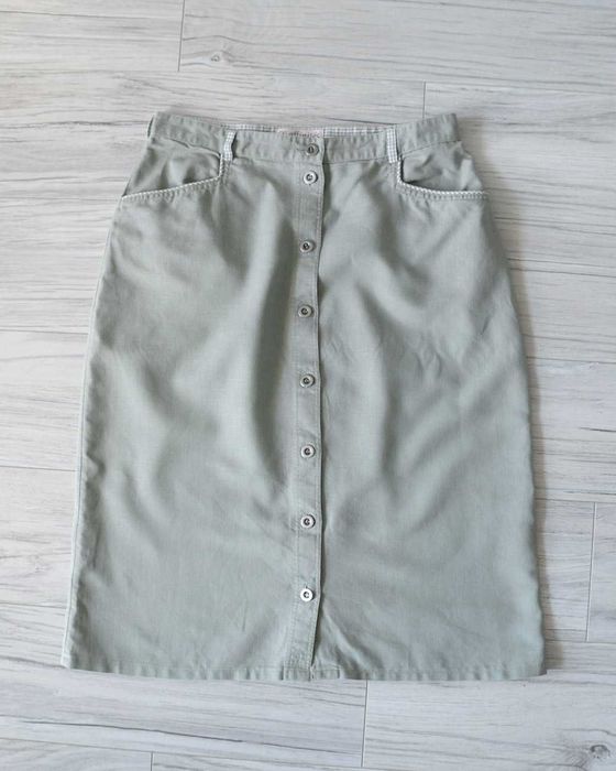 Spódnica z guzikami i wysokim stanem M/L