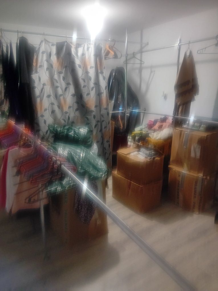 Sprzedam sklep z odzieżą używaną I wyposażeniem sklepu ( bez lokalu)