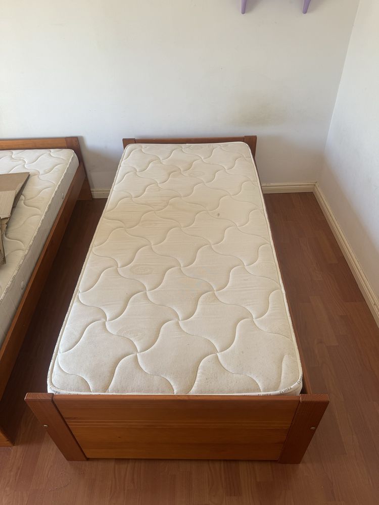 Cama de solteiro com 2 gavetas