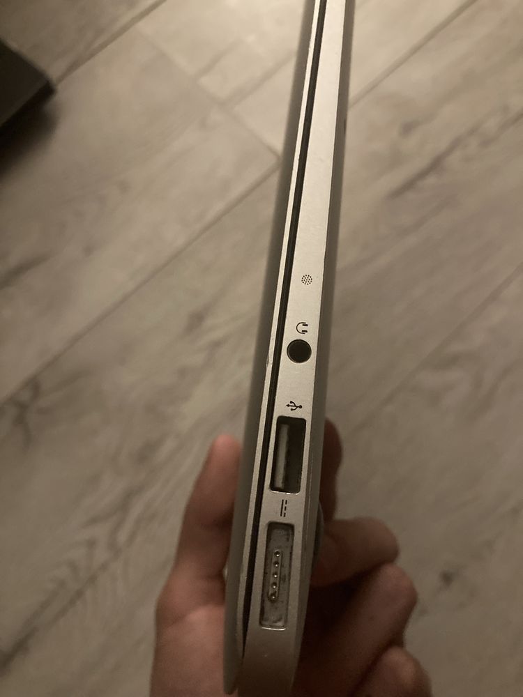 Macbook Air A1466 Mid 2012 + Zasilacz