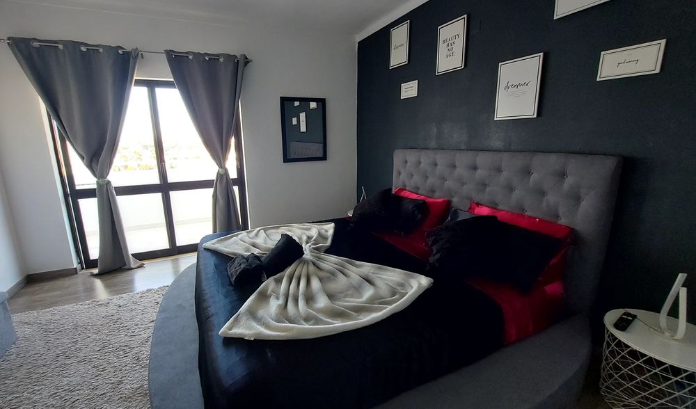 T1 em Condomínio com Piscinas e Jacuzzi – Arrendamento Temporário (