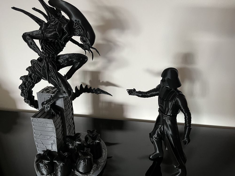 Estátua Alien Xenomorph – Impressão 3D (40×25 cm)