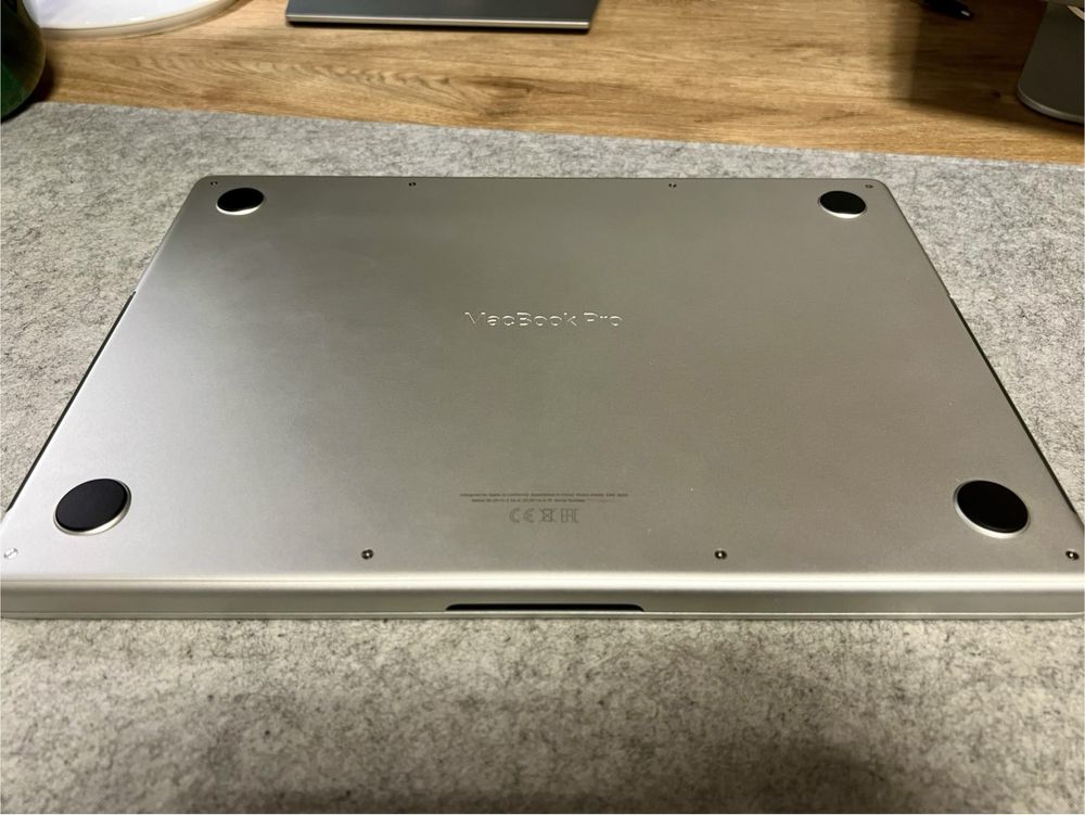 Laptop Apple MacBook Pro 14” M1 Pro 16GB 512 GB 35 cykli akumulatora