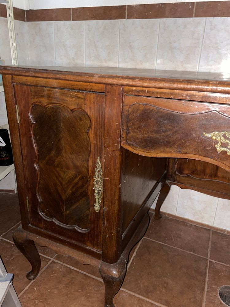 Secretária antiga