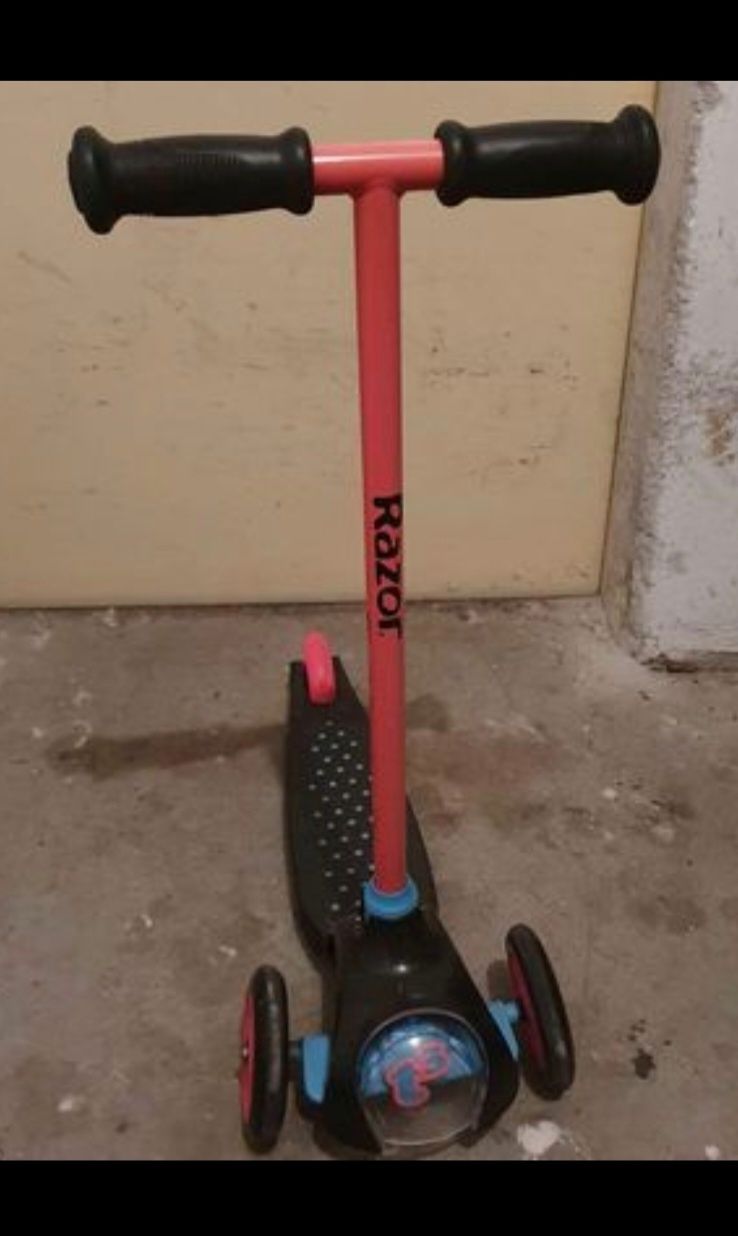 Hulajnoga 3 kołowa manipulacyjna Razor