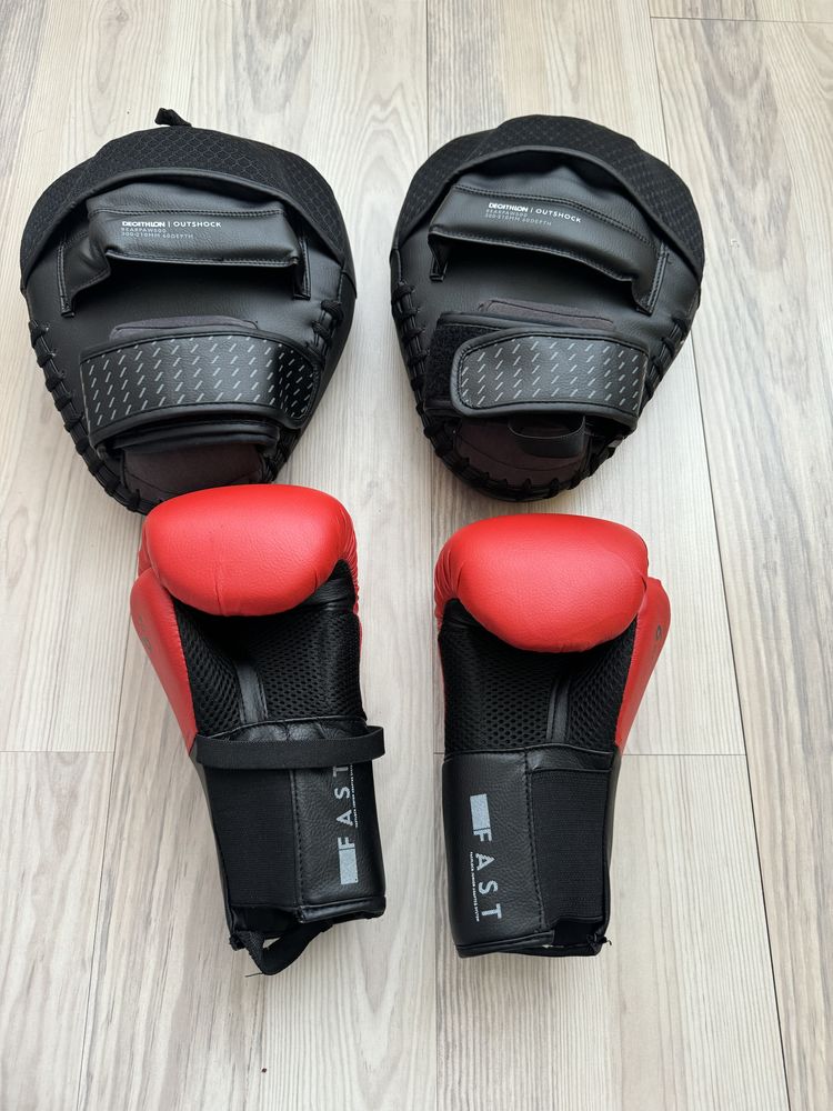 Лапи і перчатки для бокса