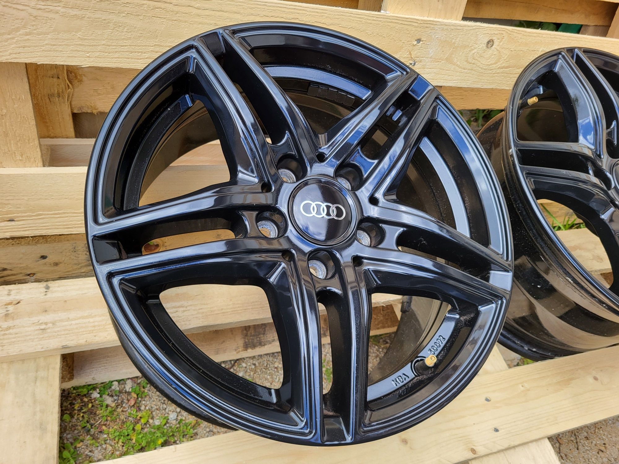 [528] Felgi aluminiowe 16 Cali 5x112 7,5J Audi VW Mercedes Borbet