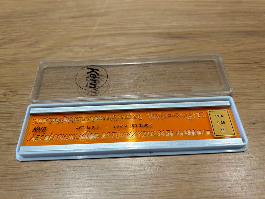Kern Swiss - Szablon do pisma technicznego pochyłego 3,5mm 0,35