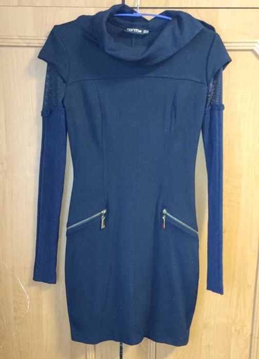 Классическое платье р.42