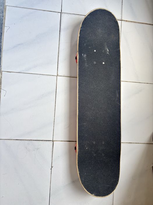 Skate semi novo completo