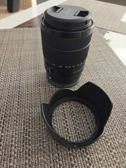 Obiektyw Sony E 18-135mm F3.5-5.6