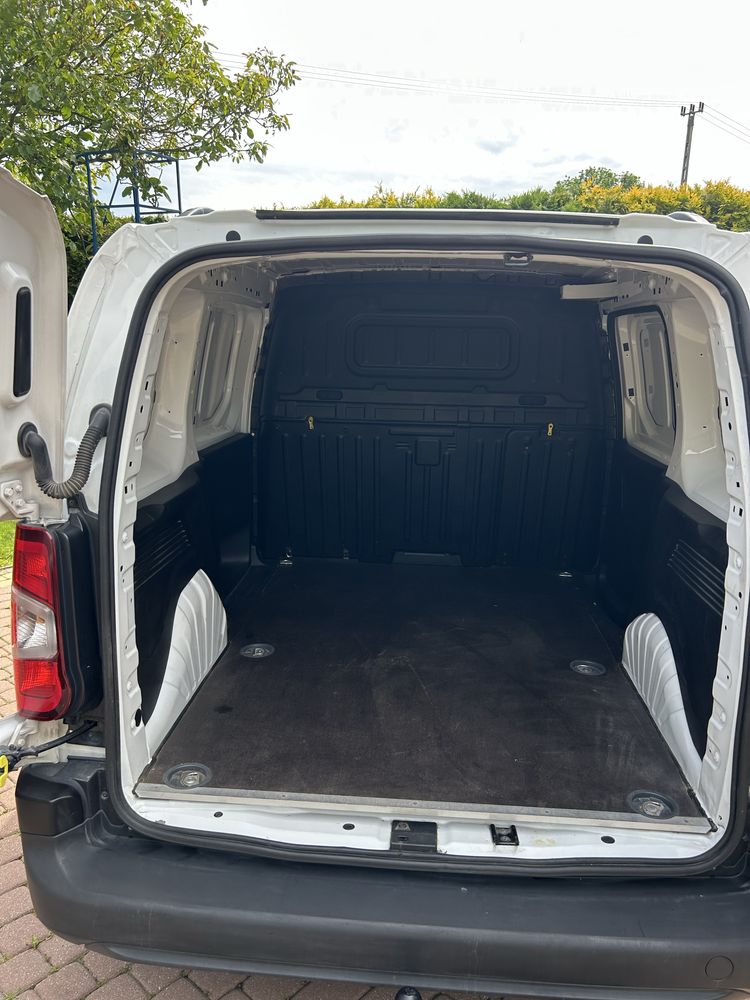 Sprzedam Citroen berlingo serwisowan ASO