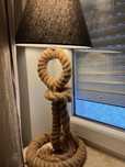 Lampa stołowa modna