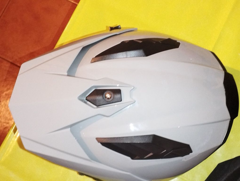 Capacete ORZ moto a estrear