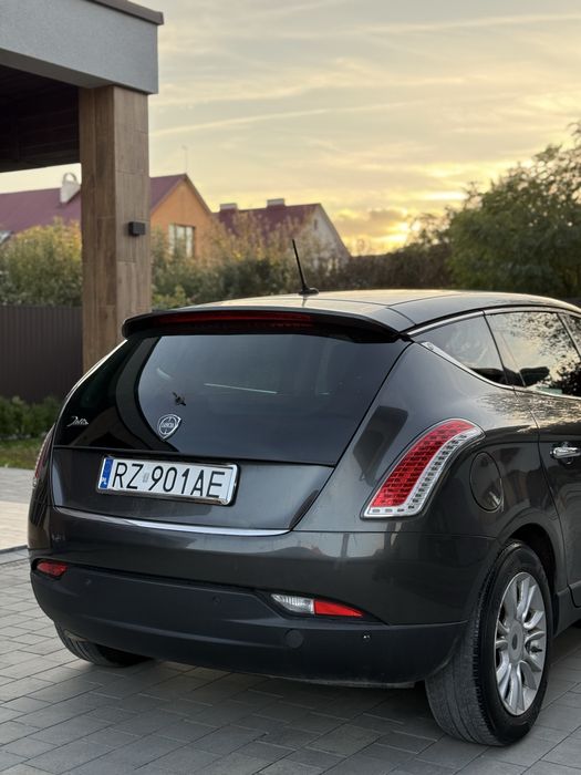 Lancia Delta 1.6 Dizel Avtomat