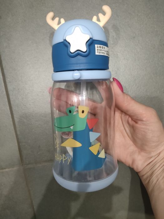 Butelka do picia że słomką