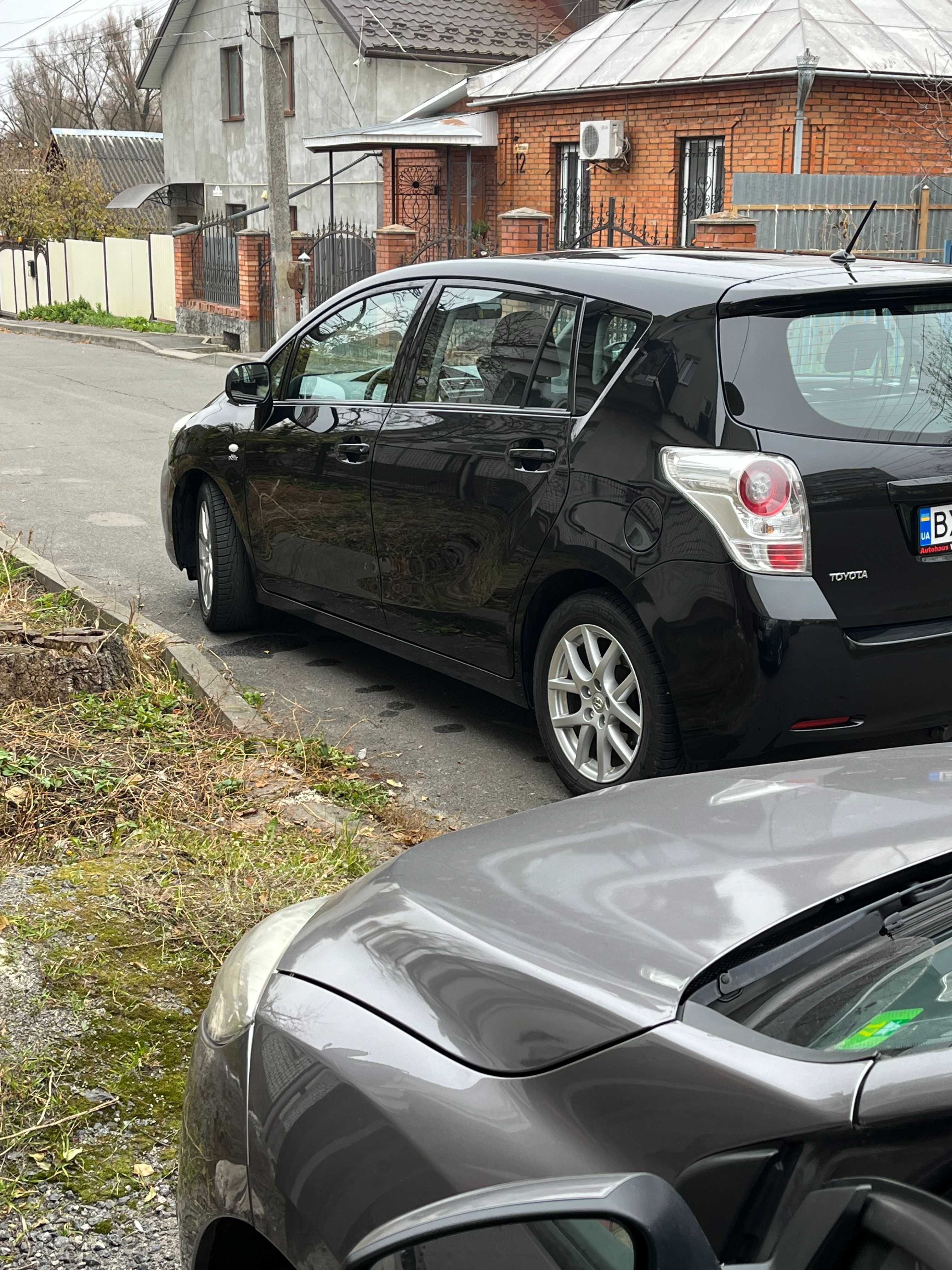 Проадам автомобіль Toyota Verso