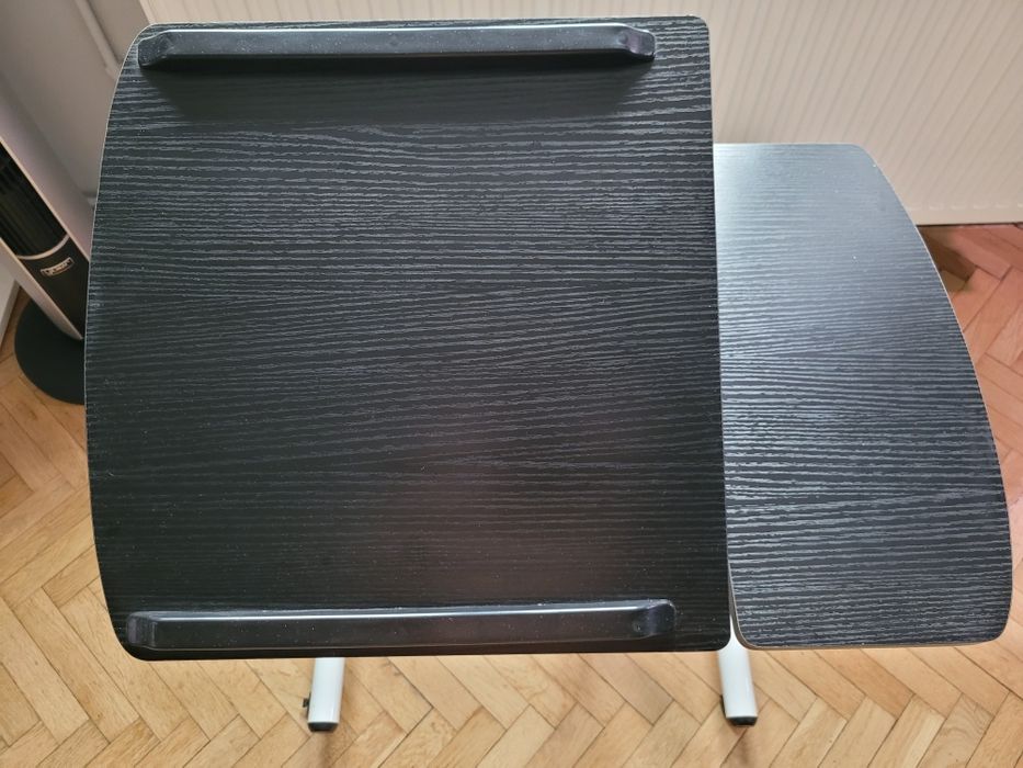 Stolik pod laptopa.