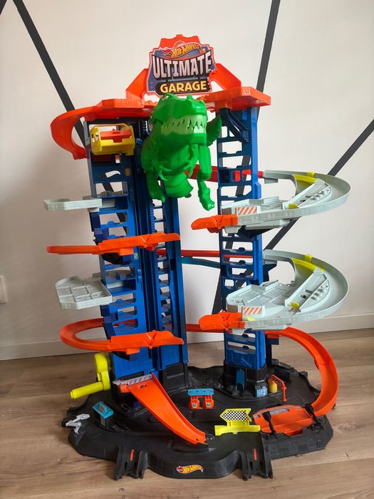 Hot Wheels, mega garaż T-Rexa