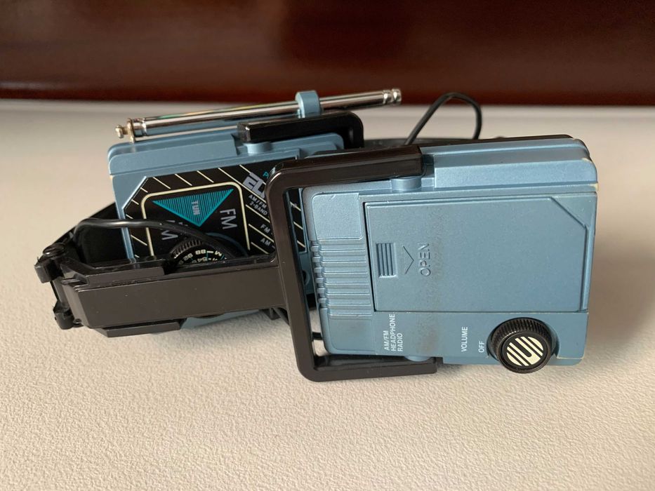 Vintage AM/FM Foldable Headphone Radio