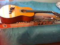 Guitarra Nova ainda em caixa com o selo de compra