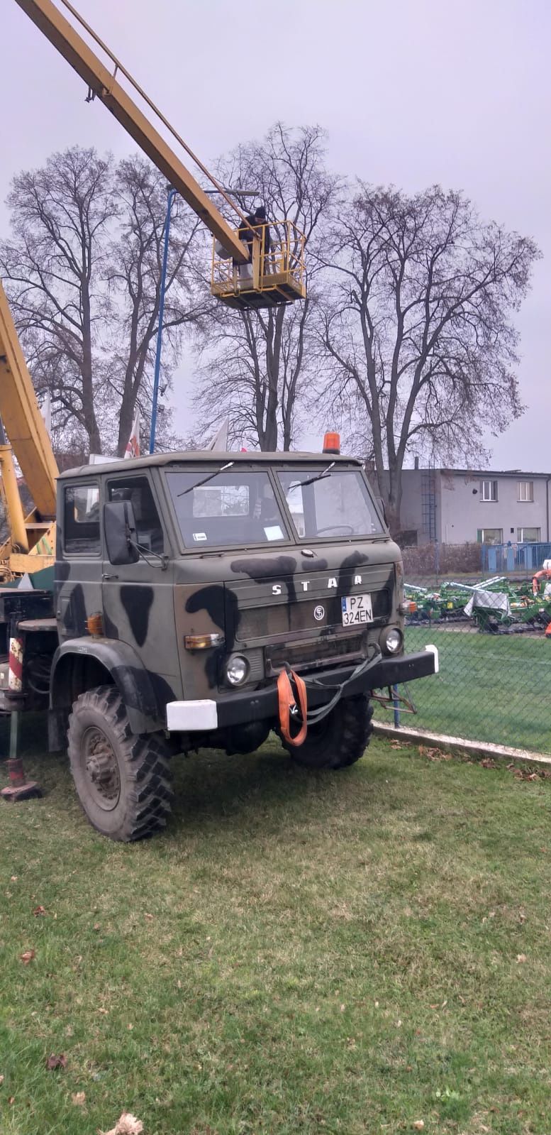 Podnośnik koszowy STAR 266