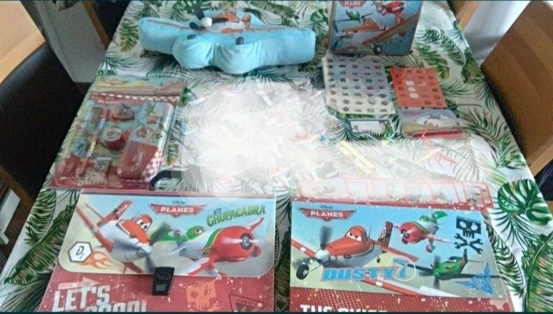 Zabawki i artykuły papiernicze z bajki Planes Samoloty zestaw