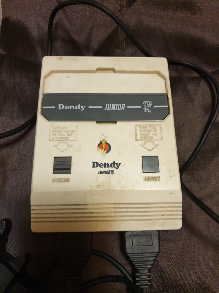 Игровая приставка Dendy JUNIOR III.