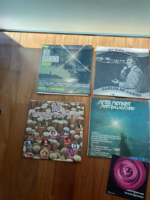 Vendo CDs antigos em bom estado de conservaçao