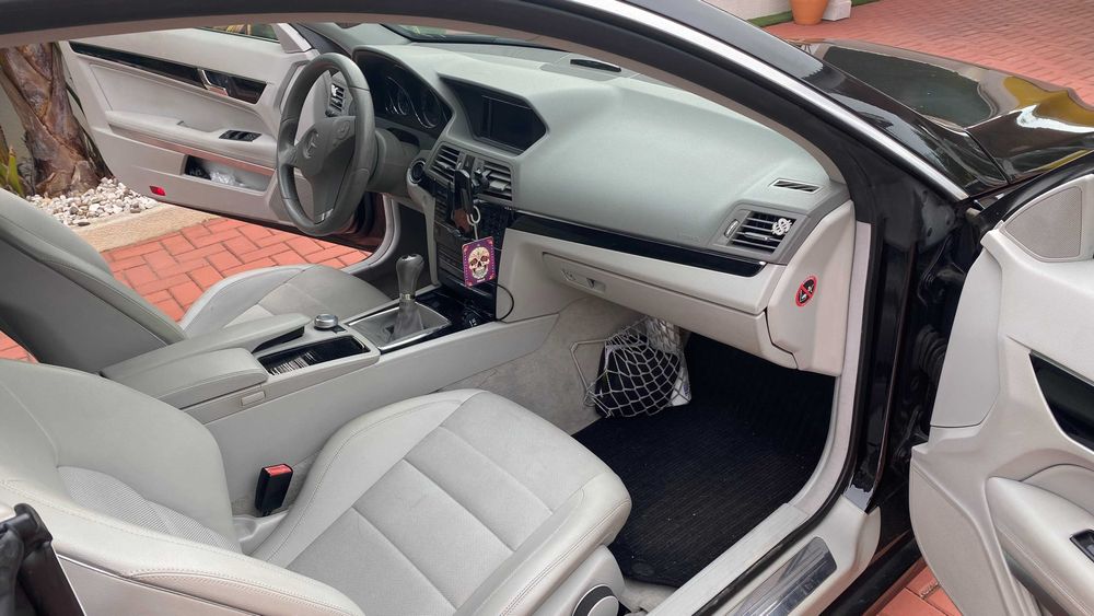 Mercedes E200 coupe, como novo,