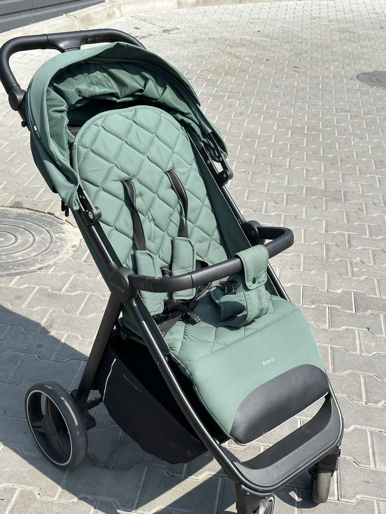 Прогулянкова коляска Carrello Bravo