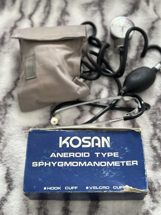 Tensiómetro Aneróide/ Medidor de pressão arterial Vintage marca Kosan