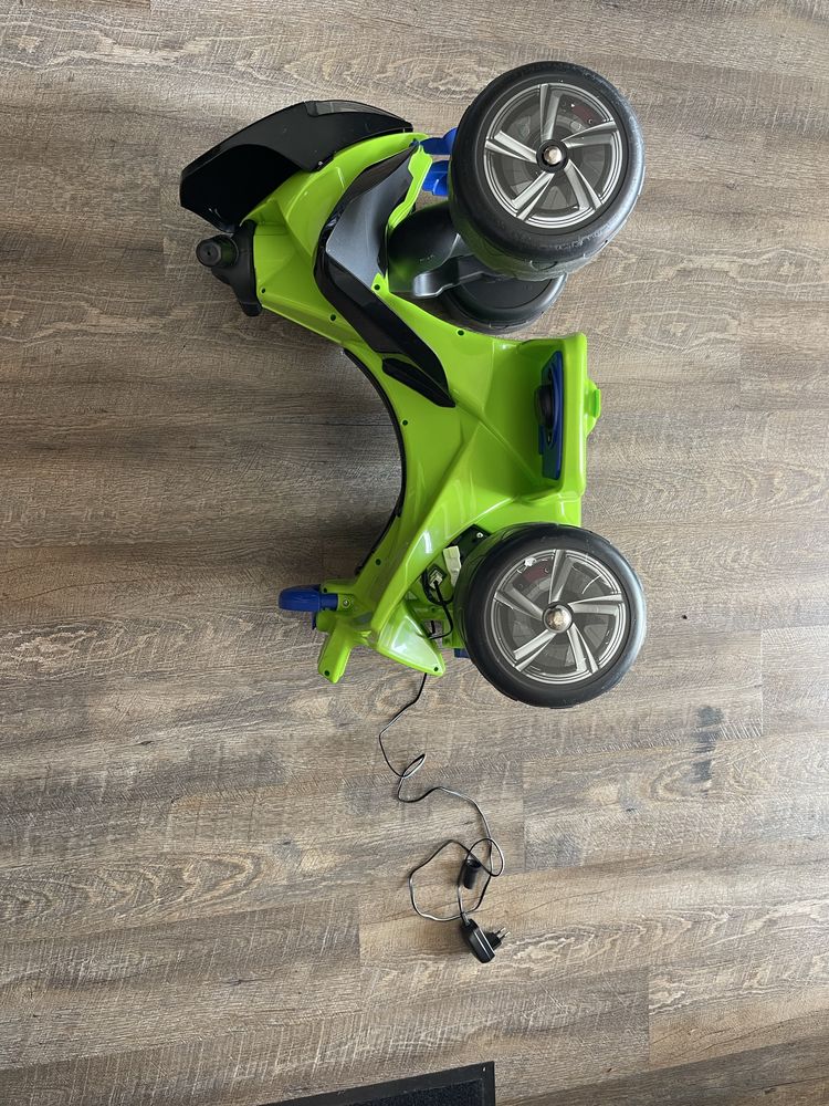 Mota infantil eléctrica