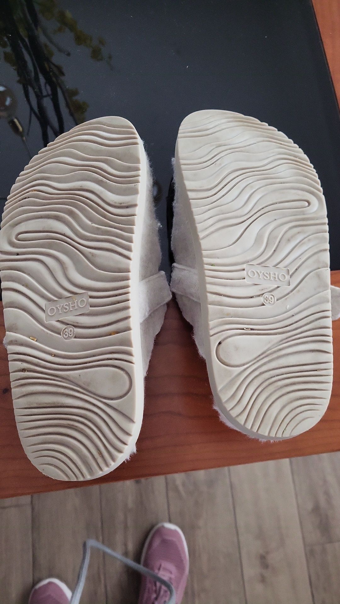 Pantufas novas da marca yosho