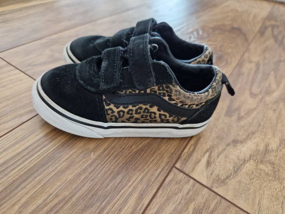 Buty Vans w panterkę 23.5