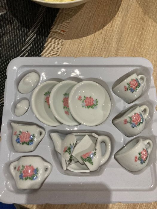 Porcelanowy zestaw do herbaty dla dzieci