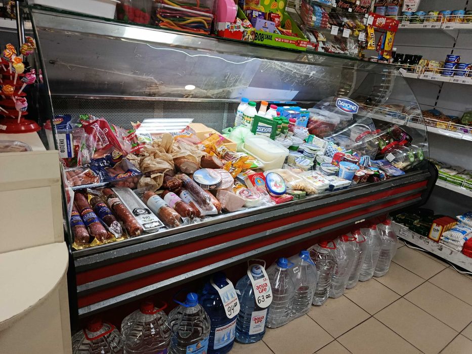 продам холодильную витрину