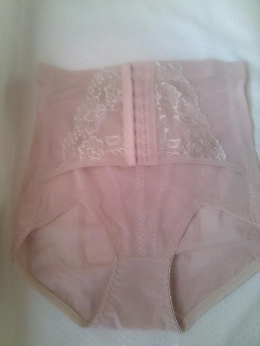 Жіноча корегуюча білизна