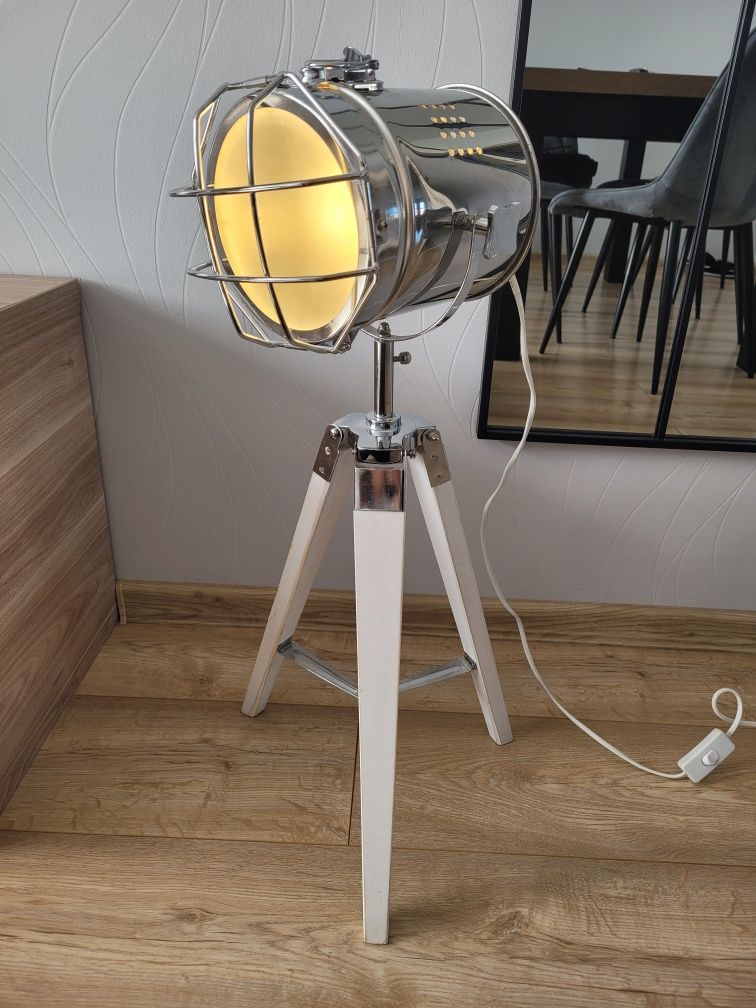 Lampa loft stojąca