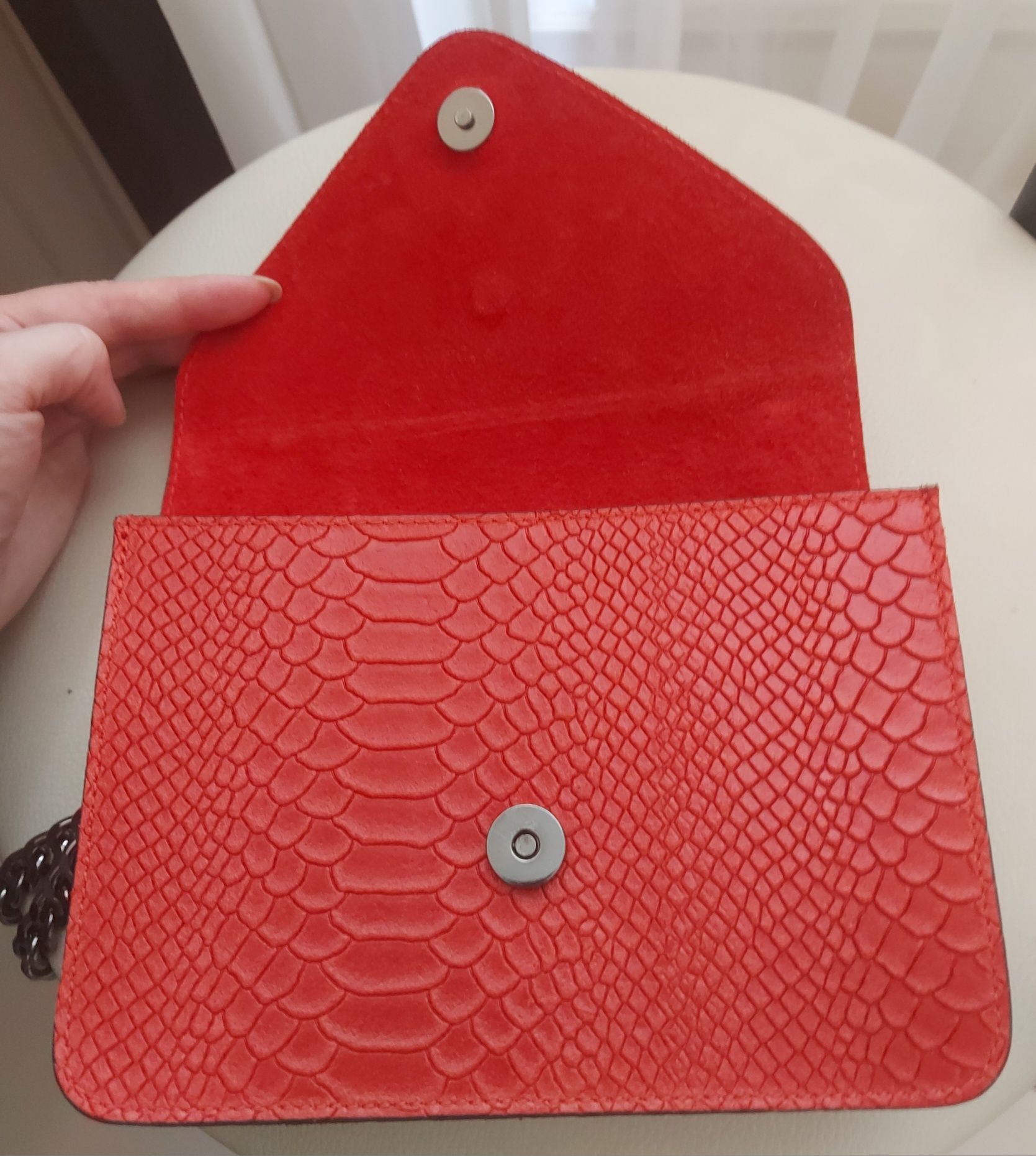 Шкіряна червона сумка