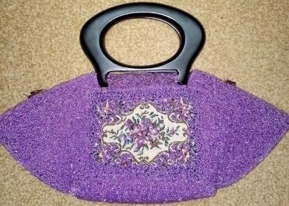 Сумочка з бісеру,маленька сумочка,ручна робота,сумочка через плече