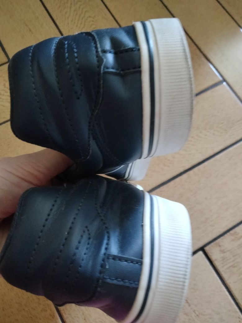 Buty sportowe dla chłopca Lacoste roz 38