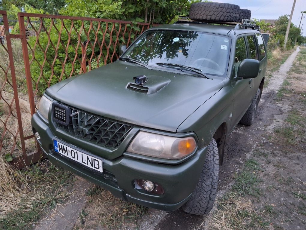 Mitsubishi Pajero Sport 1