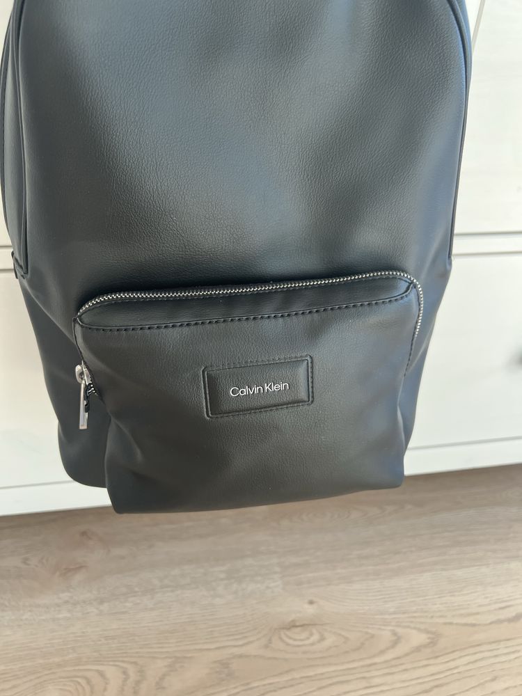 Чоловічий чорний рюкзак Calvin Klein шкіра