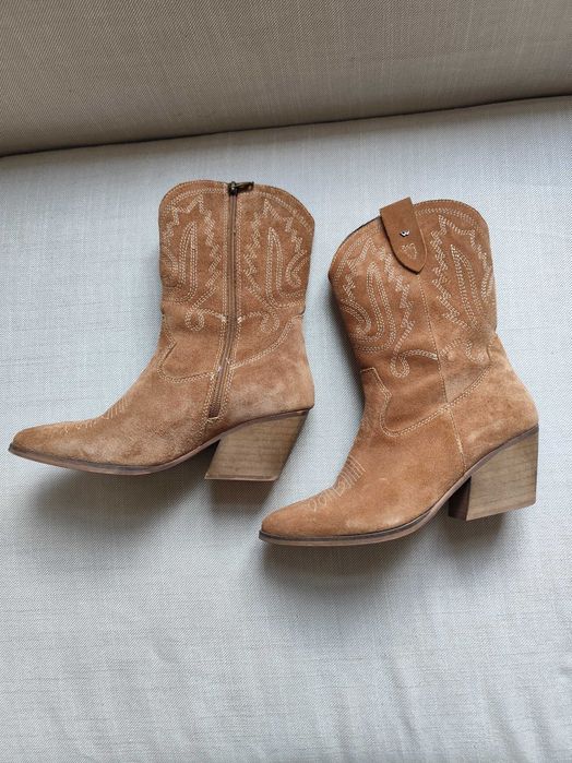 Welurowe kozaki typu kowbojki z haftem rozmiar 39 + GRATIS