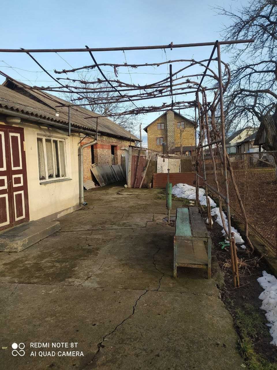 Продається будинок з літньою кухнею в с.Черніїв та  зем.ділянка 18сот