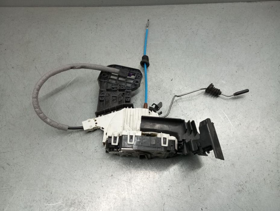 Fechadura / fecho porta frente esquerdo MERCEDES-BENZ Classe A (W176)