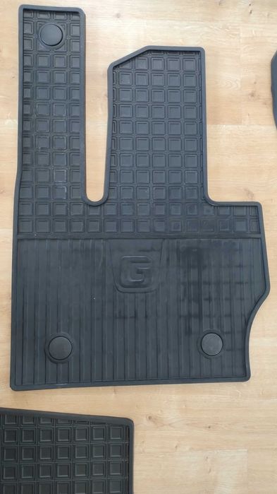Dywaniki, wycieraczki gumowe Mercedes-Benz klasa G W464 oryginalne