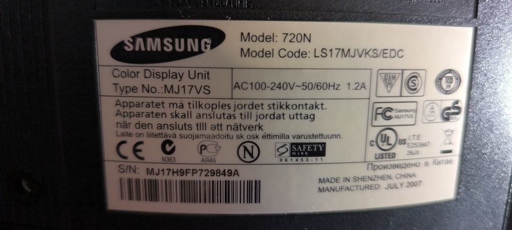 Monitor Samsung SyncMaster 720N – 17" LCD